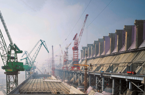 ”三峡左岸电站厂房“